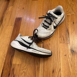 Nike Air Zoom Running Shoes White Black Sneakers Women's Size 6.5
